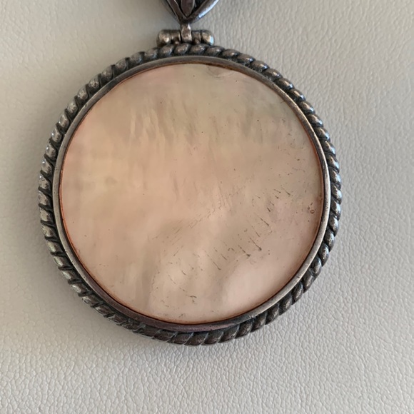 Stunning Vintage ExEx Pink Mother of Pearl Round Benzel SS Pendant 22” SS Chain - Picture 2 of 6